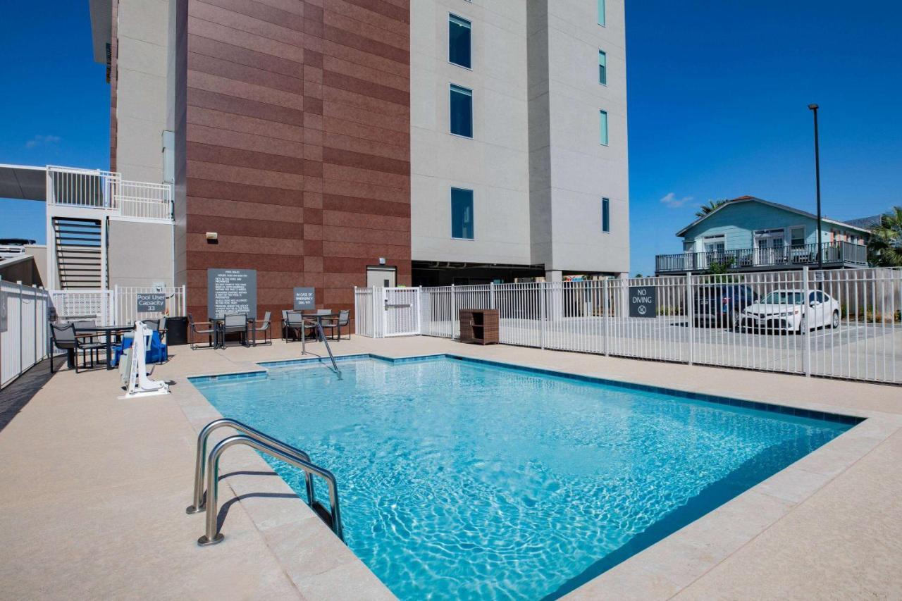 La Quinta Inn & Suites By Wyndham Galveston North At I-45 Exteriér fotografie