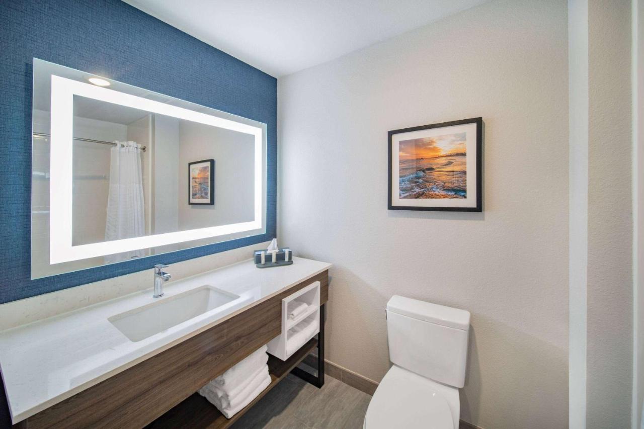 La Quinta Inn & Suites By Wyndham Galveston North At I-45 Exteriér fotografie